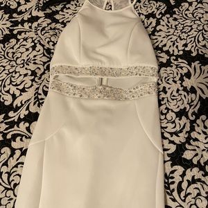 White Prom dress- Size Juniors 5 (fits women’s 2)